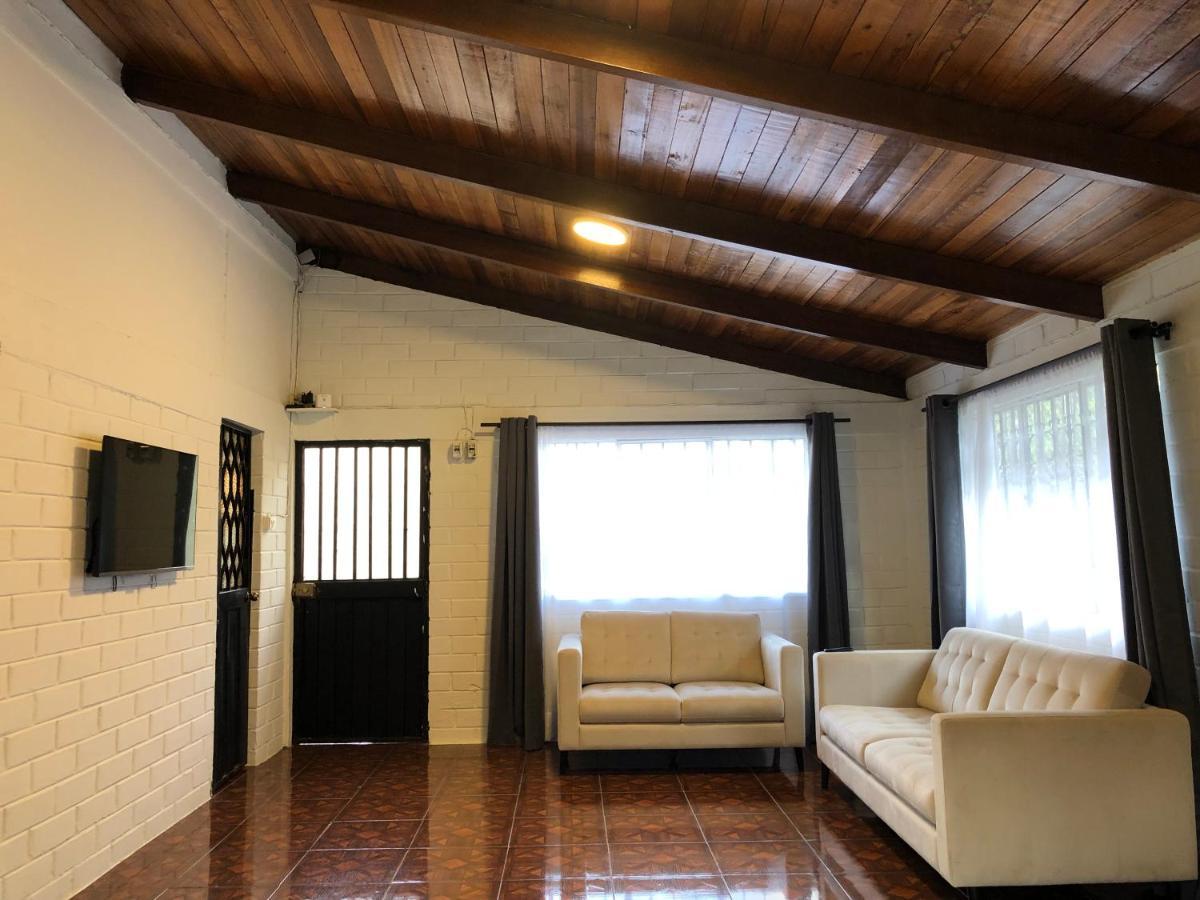 High-End Holiday Cabin - Tungurahua Hot Springs Баньйос Екстер'єр фото