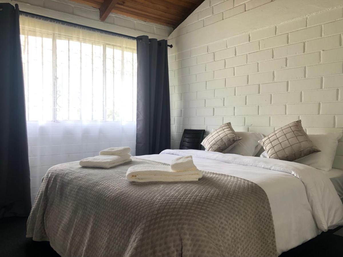 High-End Holiday Cabin - Tungurahua Hot Springs Баньйос Екстер'єр фото